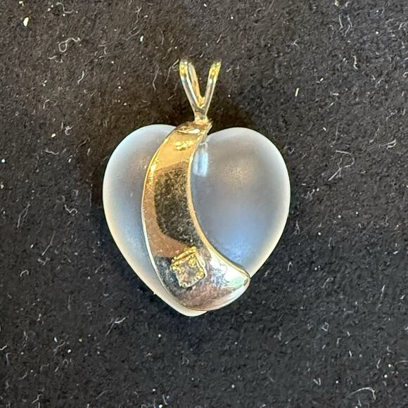 Amway Gold Tone Frosted Glass Heart Pendant With Clear Stone - Picture 2 of 7